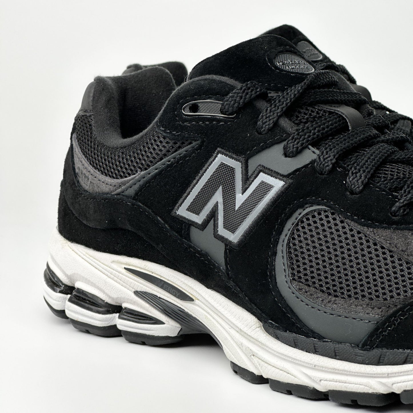 New Balance 2002R