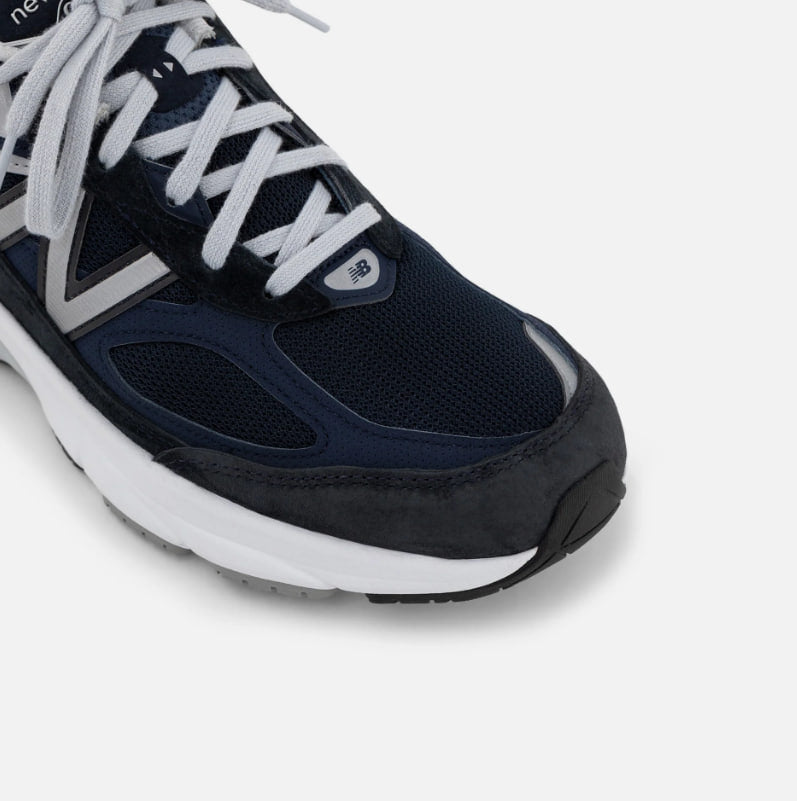 New Balance WMNS Made in USA 990v6