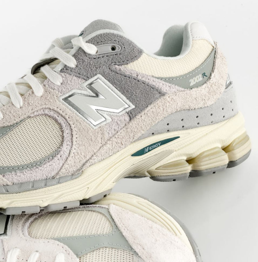 New Balance 2002R Linen